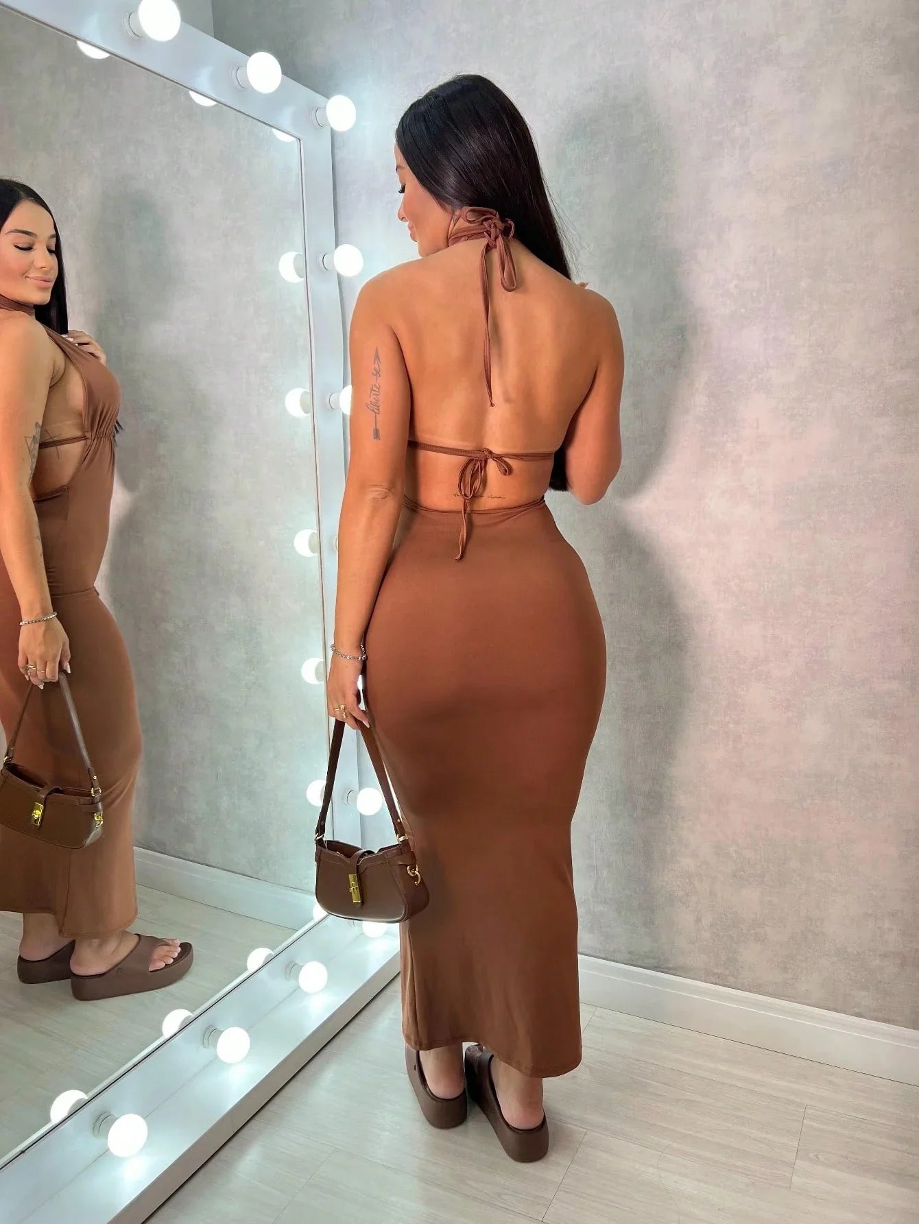 Vestido Brisa de Champagne - Sensualidade leve com sofisticação refinada