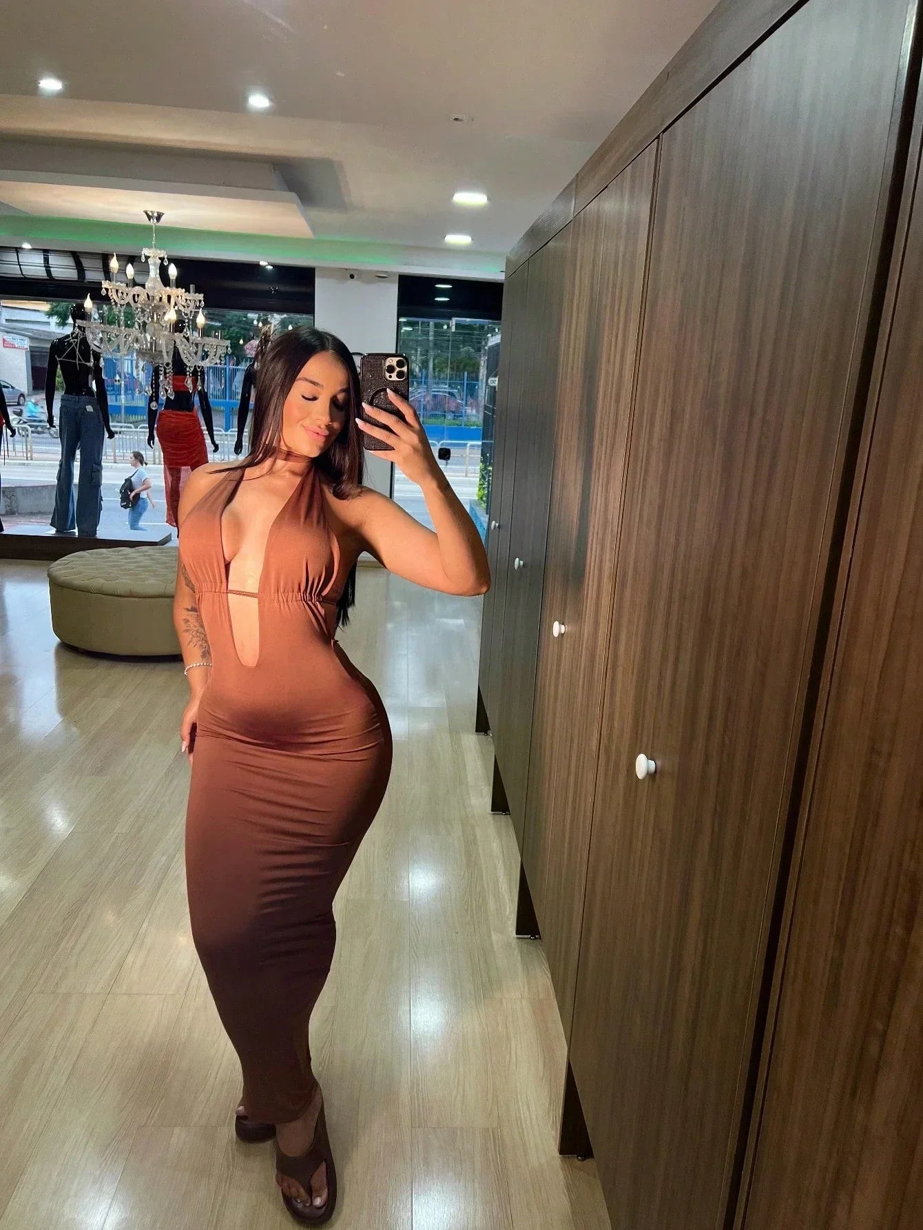Vestido Brisa de Champagne - Sensualidade leve com sofisticação refinada